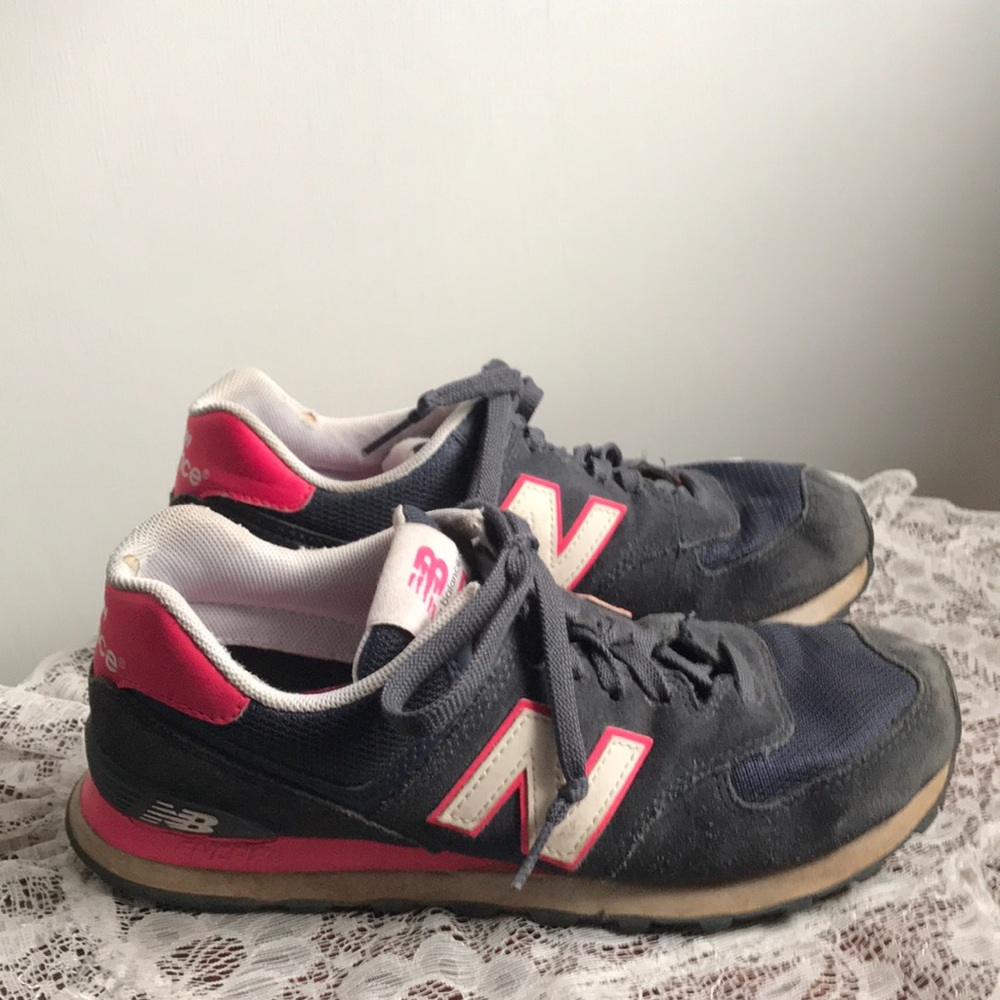 New Balance 574 Class Sneakers Hot Pink and Navy size 9